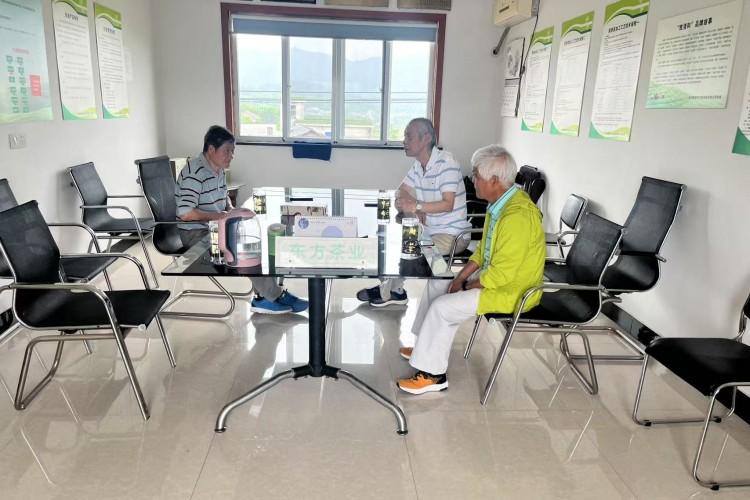Founder Yuan receives clients from Shizuoka, Japan