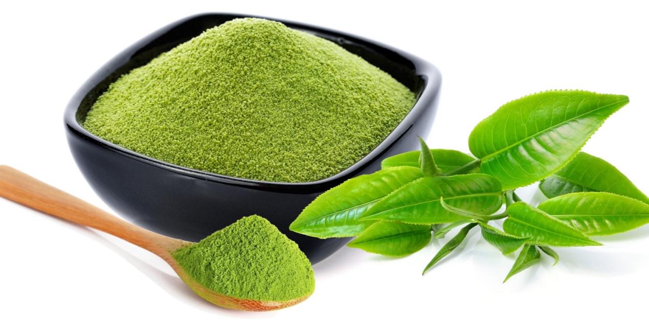 Matcha powder and Fresh tea leaves