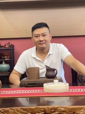 Alex Yuan, General Manager of Hangzhou Zhiqinghe Tea Tech Co., Ltd, specializes in export services for matcha raw materials and deep processed products